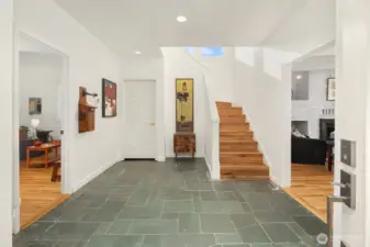 Large foyer for receiving  your guests