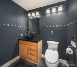 Second upper floor 3/4 bathroom
