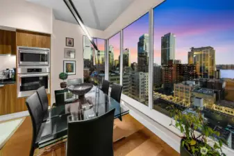 wall color has been virtually staged show neutral color