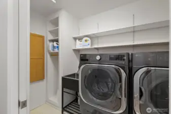 Practical and tidy laundry space