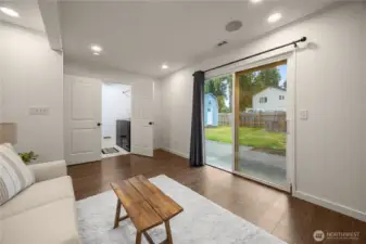 Bonus room with half bathroom. There is a washer and dryer lower level bathroom.