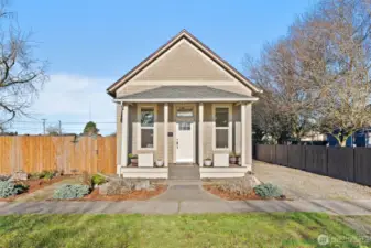 3 bed, 1 bath, 1 block from Centralia College Campus.