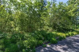 All utilities already right off the street