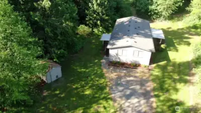 Ahhhh, such a peaceful, 2 acre setting (especially listening to the birds and watch the wildlife).