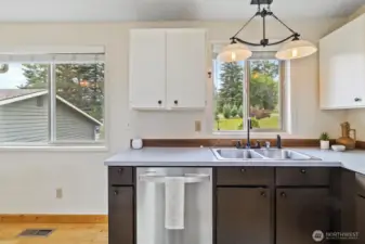 Windows to the front