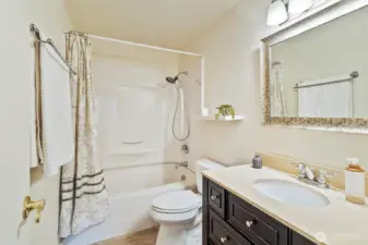 Main / upper floor bathroom