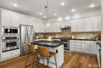 Updated kitchen and new appliances for all of your epicurean adventures.