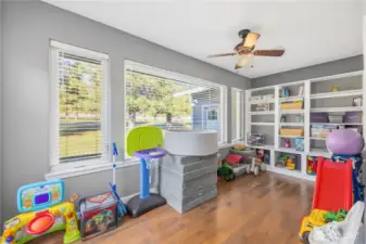 Possible office space/den