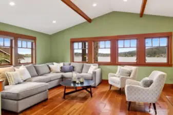Family room w/ lake views in every direction
