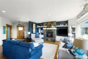 Cozy Gas Fireplace – Perfect for warmth and ambiance.