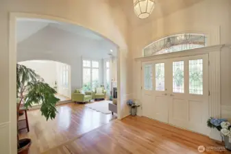 Great flow from entry to living/dining room