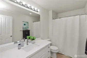 Hallway bathroom in second floor