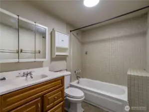 Full bath on main level!