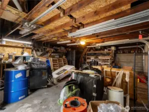 600+ sq ft garage