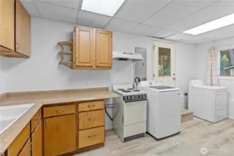 Lower level kitchen/utility room