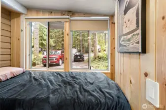 Twin bed in side addtion.