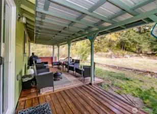 XL covered deck