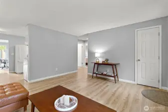 Spacious front walk in entry.
