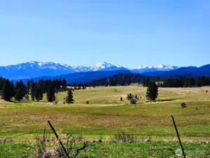 PICTURE PERFECT VIEWS FROM YOUR BUILDING SITE!