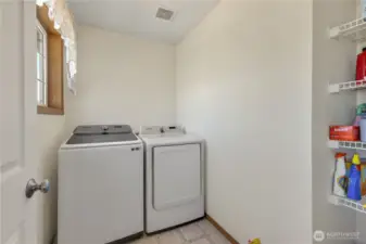 Laundry on upstair!