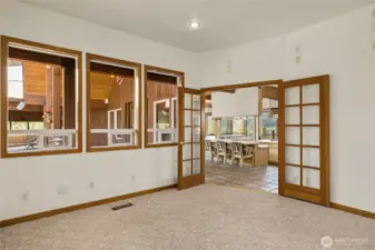 Bonus Room / Office