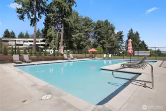 At the pool, relax in the sun or take a water-aerobics class in the summer!