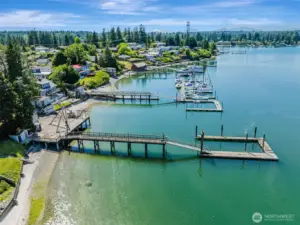On the shores of Liberty Bay in the Keyport Village commercial zone. Imagine the possibilities!