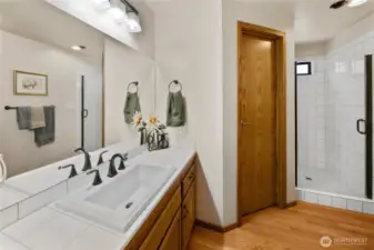Jack and Jill 3/4 bath