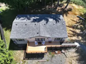 New roof (2025) and new deck (2025)!