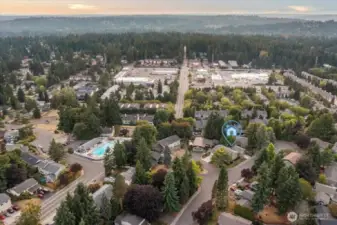 This home is just blocks to neighborhood parks, library, shopping & restaurants. Such a great location with just 2.4 miles to Totem Lake Village (Whole Foods, Trader Joes, shopping, dining & movies) and 1.9 miles to N 405 at 160th