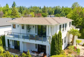 Refined living nestled in the heart of Kirkland! Custom built residence for the modern lifestyle! Perfectly located just 4 blocks to Downtown Kirkland and steps to top rated elementary and middle schools! This is great for property value!!