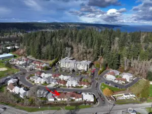 So close to downtown area and the beach at Freeland Park.