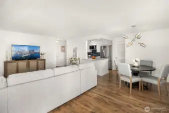 View looking back into condo showing the wonderful great room floorplan!