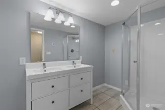 Lower 3/4 bath