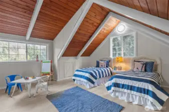 2nd bedroom