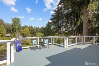 Main floor deck