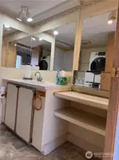 Full Bath/Laundry