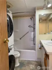 Full Bath/Laundry