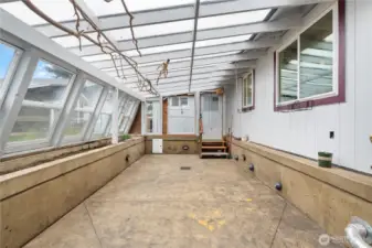 greenhouse/earthroom