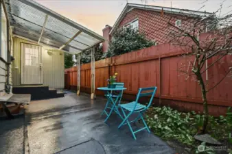 Exterior, patio, covered, nook entry