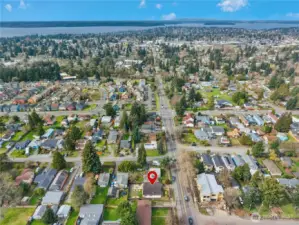 Close to all the best eats and shops!