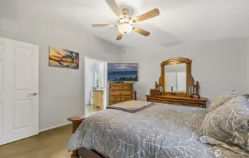 Private primary bath