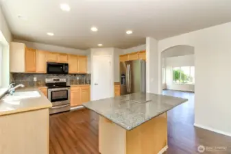 Imagine Cooking in this Kitchen!!  New Microwave Even!