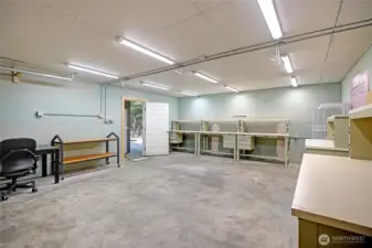 Fully Finished Garage Workshop