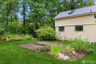 Huge Sideyard with Garden Spaces