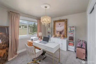 Guest Bedroom / Office