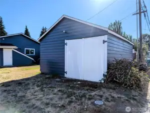 Garage/shop