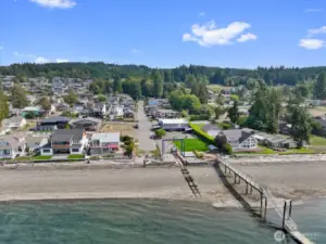 Madrona Beach-Crabbing, Swimming, Beach Walking, Kayaking and Paddleboarding.