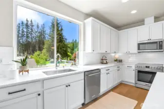 Photographs are for illustrative purposes only. Features, finishes, interior/exterior colors, landscaping and floorplan shown may vary from actual homes built.