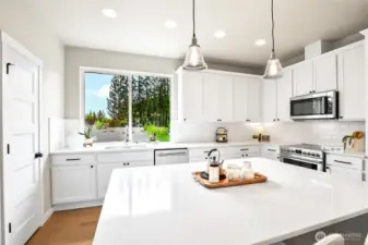 Photographs are for illustrative purposes only. Features, finishes, interior/exterior colors, landscaping and floorplan shown may vary from actual homes built.